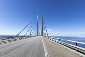 Roadway on the Öresund Bridge, Øresundsbrön, world's longest cable car bridge, connecting
