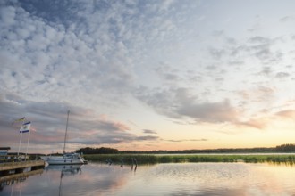 Guest harbour on Lake Vänern in Ekenäs with jetty, water reflecting the sky, Ekenäs, Värmlandsnäs