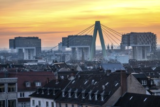 View over the city center of Cologne, residential buildings in Cologne-Deutz in front, pillar of
