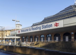 Welcome to Reading Station railway station sign, Reading, Berkshire, England, UK