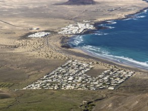 View from Peñas del Chache to Caltea de Famara, Caleta de Famara, Lanzarote, Canary Islands, Spain