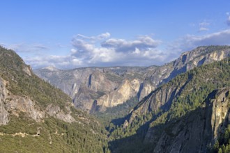 Yosemite Valley in Yosemite National Park in the Sierra Nevada mountain range in California, USA,