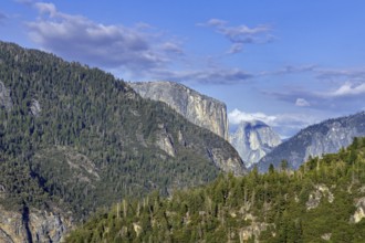 Yosemite Valley with El Capitan and Half Dome in Yosemite National Park in the Sierra Nevada