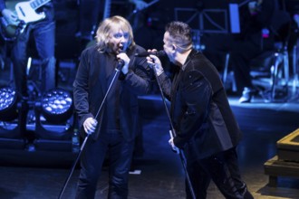 Tobias Künzel and Sebastian Krumbiegel, singers of Die Prinzen live on Symphonica Tour together