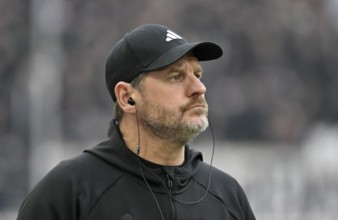 Coach coach Steffen Baumgart 1. FC Union Berlin FCU portrait MHPArena, MHP Arena Stuttgart,