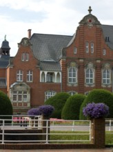 Town Hall with front garden, city center, Papenburg, Emsland, Germany