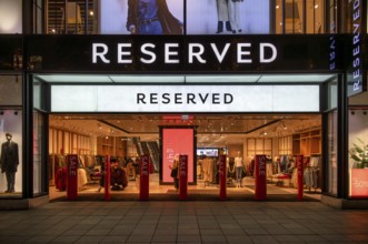 Night view, SALE, shop window, window display, RESERVED, logo, department store chain, retail,