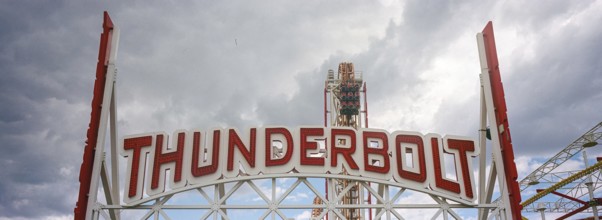 Thunderbolt, Luna Park in Coney Island, 1000 Surf Ave, Brooklyn, New York, USA