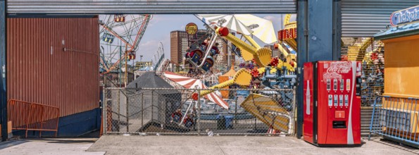 Electro Spin, Luna Park in Coney Island, 1000 Surf Ave, Brooklyn, New York, USA