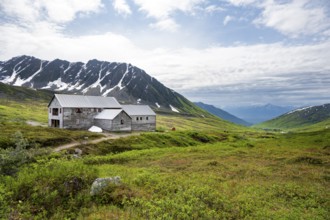 Kitchen building of the former Gold Mine Independence Mine in mountainous landscape, Independence