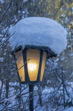 Snowy garden lamp, winter, snow, Sieversen, Samtgemeinde Rosengarten, Lower Saxony, Germany