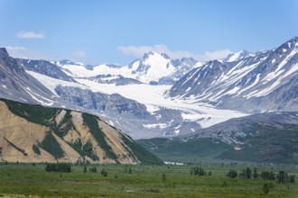 Gulkana Glacier and Icefall Peak, Scenic Landscape on Richardson Highway, Alaska Range, Alaska, USA