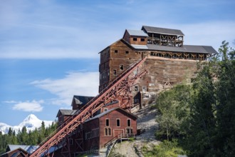 Kennicott Red Buildings, Kennicott Concentration Mill to extract copper from quarried rock,
