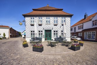 Alte Hofburg Imperial Palace pub, general architecture, commercial building, metal cladding,