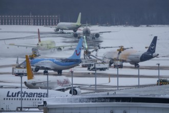 The onset of winter in North Rhine-Westphalia, flight operations are maintained at Düsseldorf