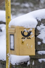 Mailbox, Deutsche Post, winter weather, blowing snow, snowy, near Oberelfringhausen in