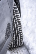 Winter tires, cars, in snow, tread