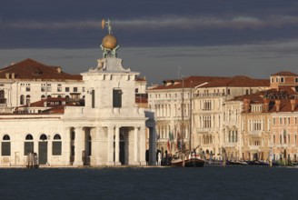 Dogana da Mar, entrance to the Grand Canal, Venice, Vneto, Italy