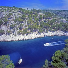 Boats, Port-Pin bay, Massif des Calanques, Bouches-du-Rhône department, southern France, June 1999,