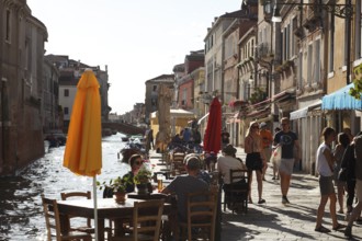 Restaurants on the Fondamenta Misericordia, on the Rio dell Misericordia, Venice, Veneto, Italy
