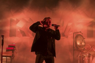 Claudius Dreilich, singer of Karat live on 50 years of KARAT tour in Berlin's Max-Schmeling-Halle