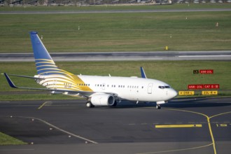 Boeing 737-700 BBJ, Royal Jet, airline from the United Arab Emirates based in Abu Dhabi, luxurious