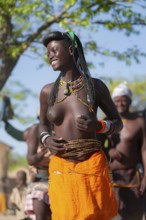 Traditional dance, brightly decorated woman of the Hakaona tribe, also Havakona or Hakawona, near