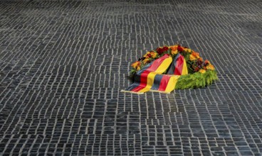 Wreath laying, Neue Wache, Central Memorial of the Federal Republic of Germany for the Victims of