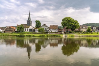 Heinsen, Church of St. Liborius and the Weser, Samtgemeinde Bodenwerder-Polle, Lower Saxony,
