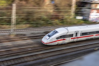 ICE on the route east, in front of Essen Central Station, long-distance traffic, North