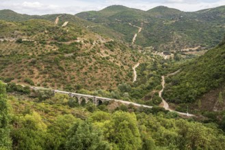 Cycle path Via Verde de la Sierra, Puerto Serrano to Olvera, old railroad track, cycle path on