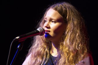 Magda NOVELS, concert as part of the record release tour for the album Vol.1 Shadow Work at