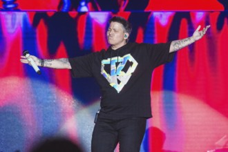 Kerstin Ott live on Für immer für euch | Live with band tour in Berlin's Uber Arena on 03.12.2025