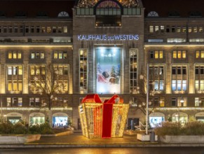 The KaDeWe, department store of the West on Tauentzienstraße in Christmas light decoration, Berlin,