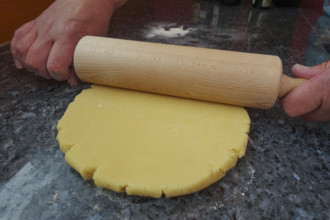 Southern German cuisine, preparation of shortcrust pastry, raw dough on the worktop, waving dough,