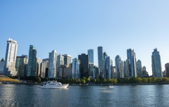 Skyline, skyscrapers on the promenade, Coal Harbour, Vancouver, British Columbia, Canada