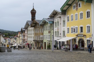 Gabelhäuser mit Lüftlmalerei in der Marktstraße, pedestrian zone, Altstadt, Bad Tölz, Upper
