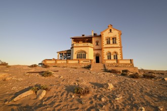 Mine manager's house, Kolmanskop, restricted diamond area, Karas region, Namibia