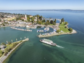 Harbour area, ferry port, marina, marina of Romanshorn with Seepark and the incoming ferry MF