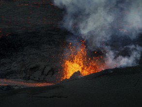 Lava, volcanic eruption, volcano, ash cloud, aerial view, Sundhnúkur crater chain, July 2025,