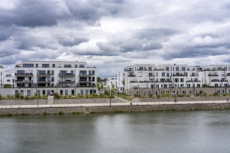 New Graf Bismarck urban quarter on the Rhine-Herne Canal, residential and commercial development on