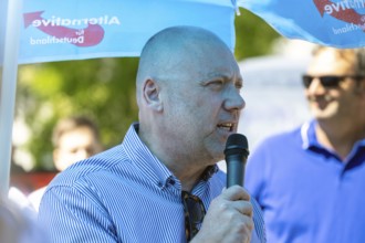 Ludwigshafen: Joachim Paul gives a speech at a rally in the Maudach district*** The election
