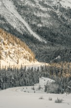Winter road trip on the Icefields Parkway with lots of snow and ice, Banff National Park, Jasper
