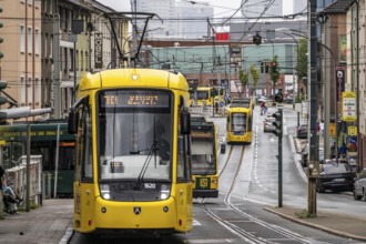 Ruhrbahn tram, on Altendorfer Straße, intersection Helenenstraße, in Essen, rush hour, traffic,
