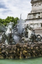 Fontaine du Char du Triomphe de la Concorde, Place des Quinconces, Bordeaux, Gironde,