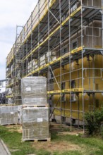 Energy refurbishment of an older residential building, thermal insulation with mineral wool