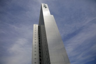 Dreischeibenhaus, Dreischeibenhochhaus, architect Helmut Hentrich, 94 metre high office and