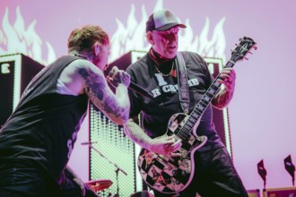 Frank Carter (singer) and Steve Jones (guitarist) from the Sex Pistols ft. Frank Carter live in the