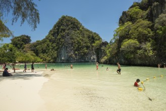 Sandy beach beach and rocks, Koh Hong, Hong Island, Thanbok Khoranee National Park, Krabi, Andaman