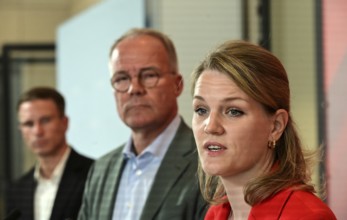 Matthias Miersch (centre), Chairman of the SPD parliamentary group, and Sonja Eichwede, one of the